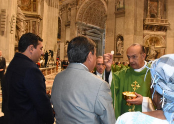 Após missa, Wellington Dias terá reunião com o Papa Francisco no Vaticano